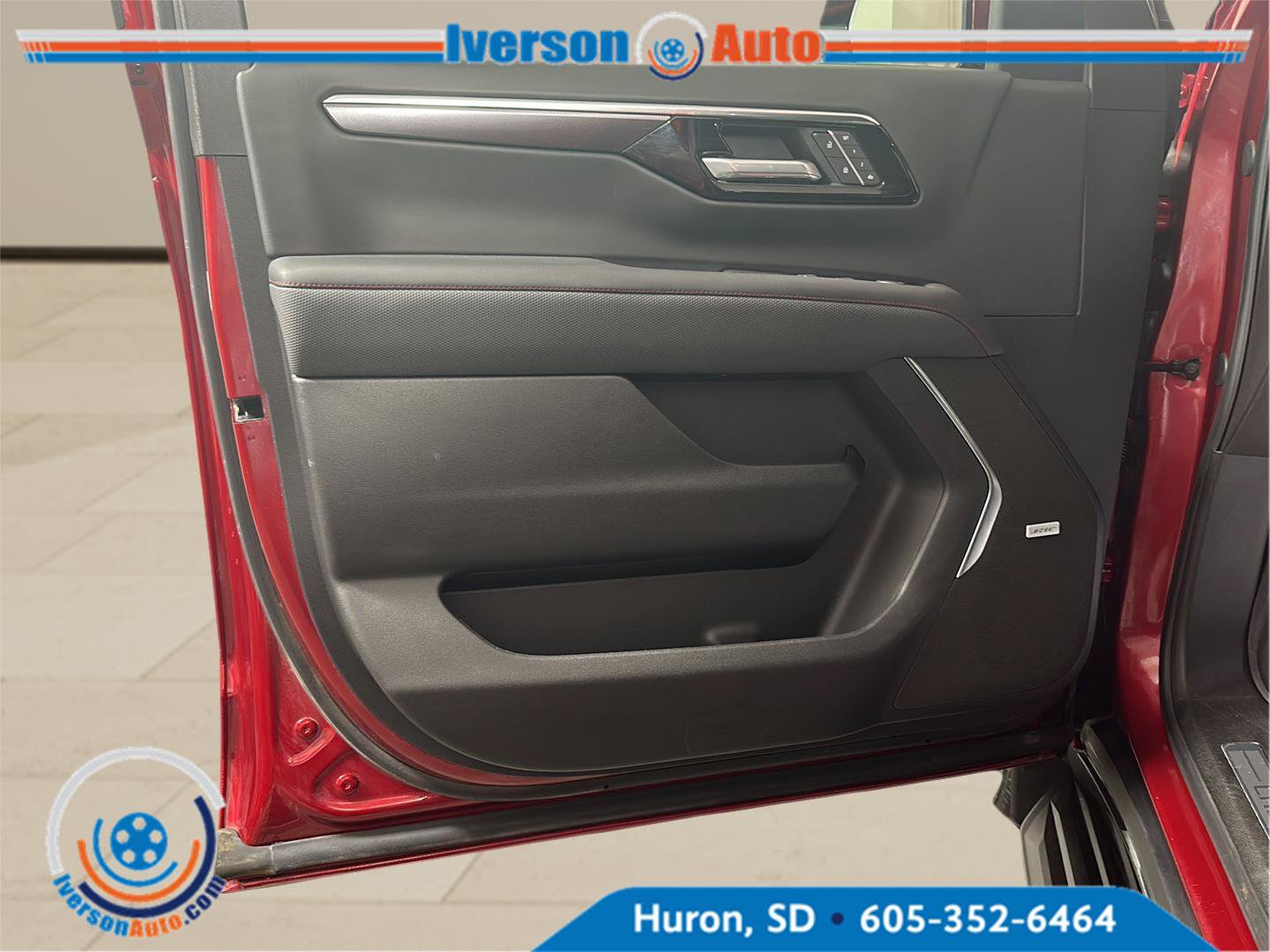 Used 2025 Chevrolet Tahoe RST w/ Comfort Package AWD/4WD image 13