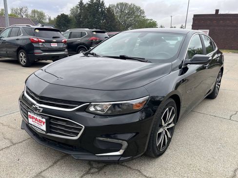 Used 2016 Chevrolet Malibu LT w/ Leather Package FWD image 2