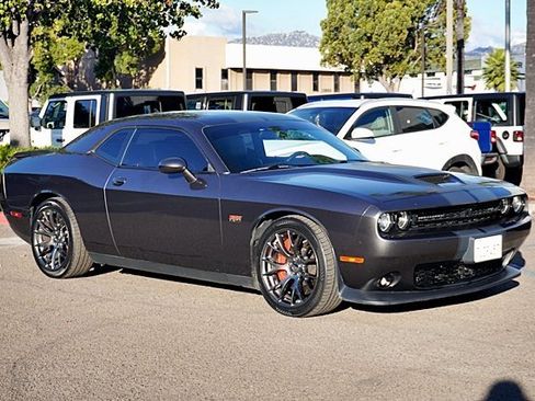 Used 2016 Dodge Challenger SRT w/ Technology Group image 6