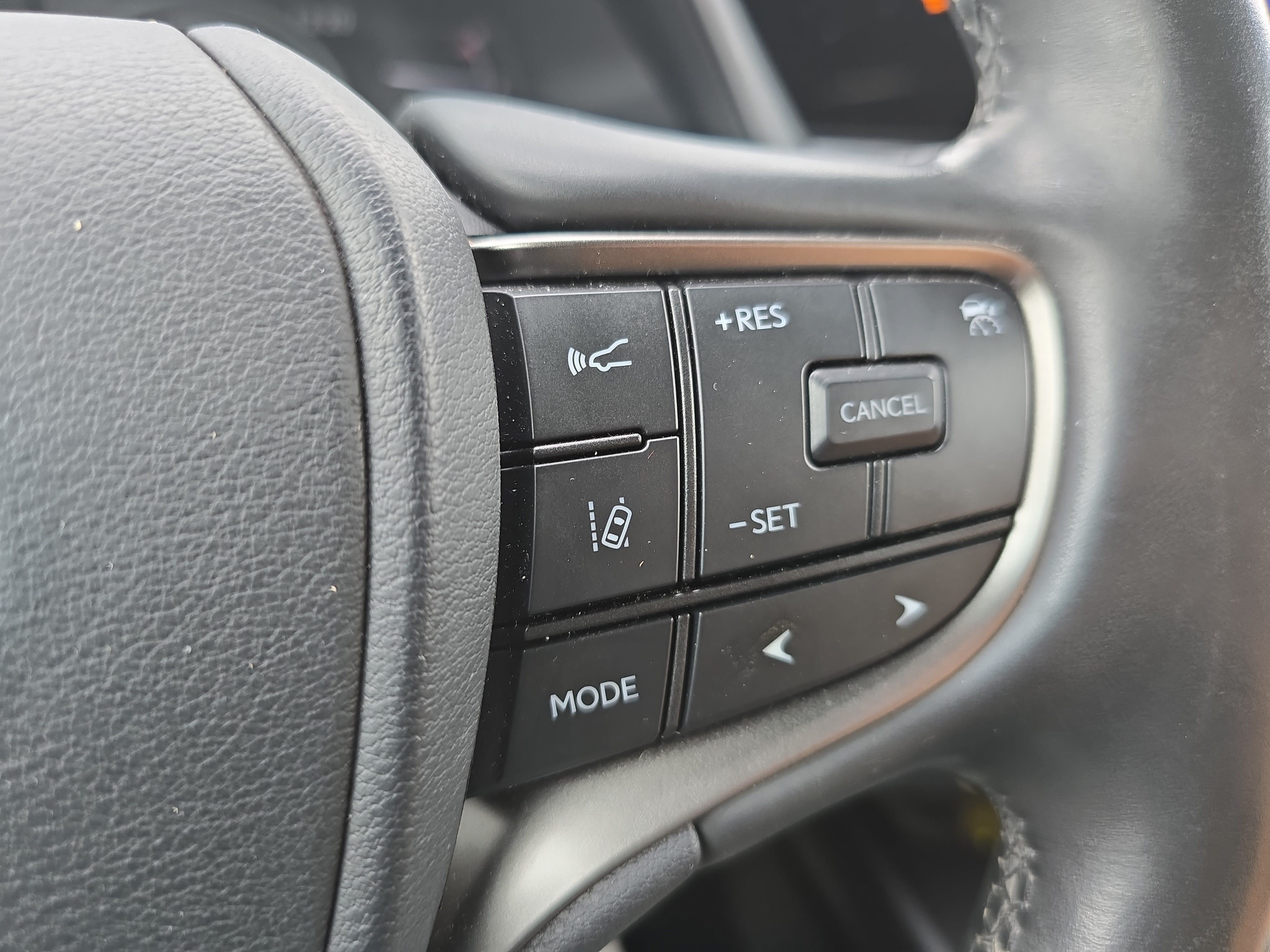 Used 2023 Lexus UX 250h FWD w/ Accessory Package (Z2) image 18