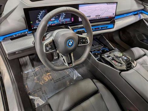 Used 2026 BMW 550e xDrive w/ Executive Package AWD/4WD image 10