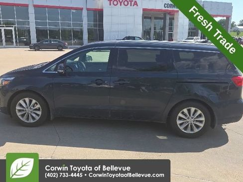 Used 2017 Kia Sedona EX FWD image 7
