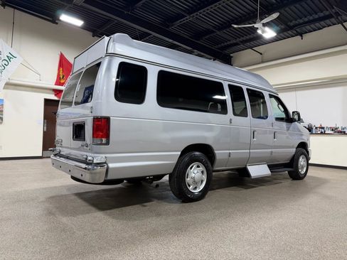 Used 2014 Ford E-250 and Econoline 250 Extended w/ Power Group image 6