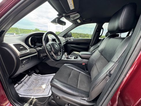 Used 2022 Jeep Grand Cherokee Laredo X AWD/4WD image 12