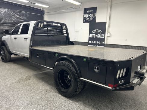 Used 2020 RAM 5500 Tradesman w/ Chrome Appearance Group AWD/4WD image 4