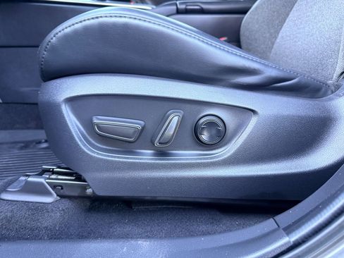 Used 2023 Toyota Crown XLE image 19