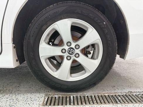 Used 2020 Toyota Sienna L image 26