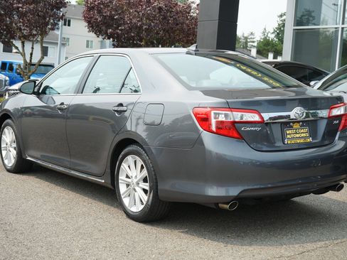 Used 2012 Toyota Camry XLE FWD image 3
