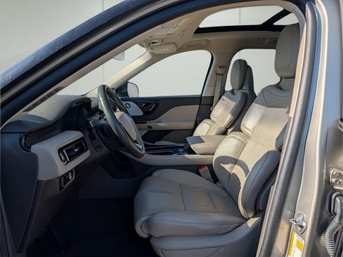 Used 2023 Lincoln Aviator Reserve w/ Equipment Group 201A RWD image 10
