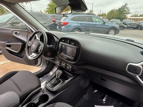 Used 2021 Kia Soul S image 13