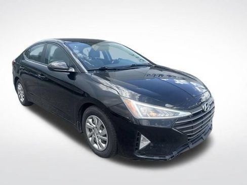 Used 2019 Hyundai Elantra SE w/ Winter Weather Package FWD image 7