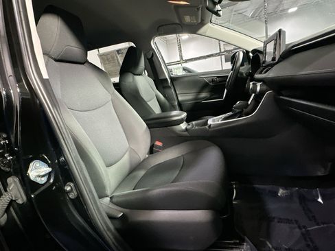 Used 2020 Toyota RAV4 LE image 35