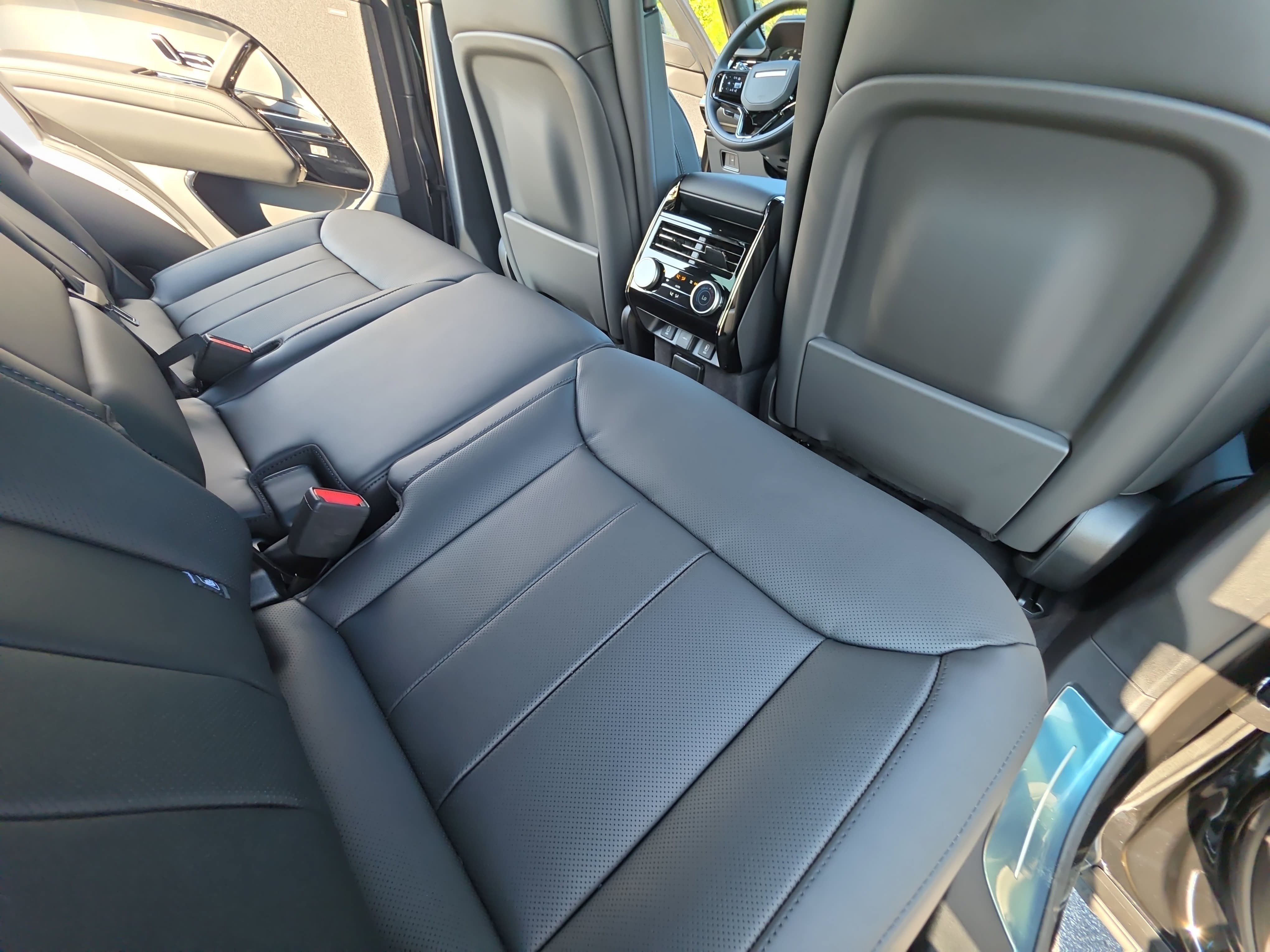 New 2027 Land Rover Range Rover Sport Dynamic SE AWD/4WD image 11