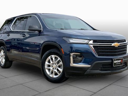Used 2023 Chevrolet Traverse LS FWD image 3