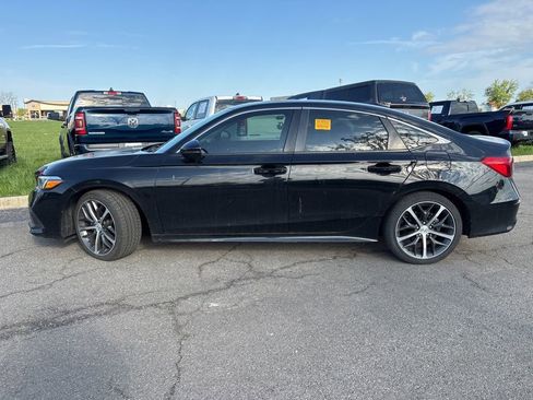 Used 2022 Honda Civic Touring image 9