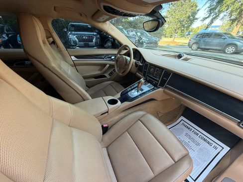 Used 2014 Porsche Panamera RWD image 10