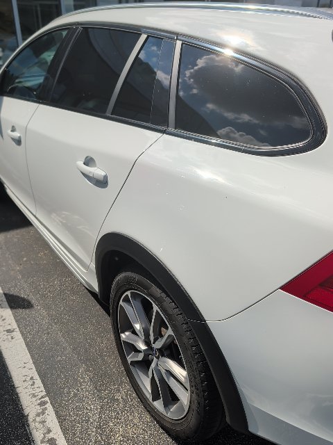 Used 2018 Volvo V60 T5 Cross Country w/ Convenience Package AWD/4WD image 13