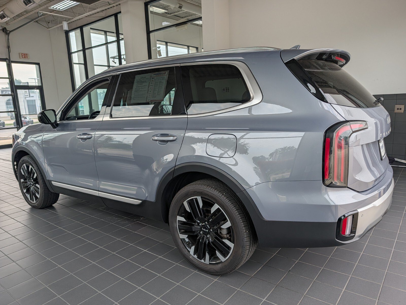 Used 2023 Kia Telluride SX Prestige AWD/4WD image 3