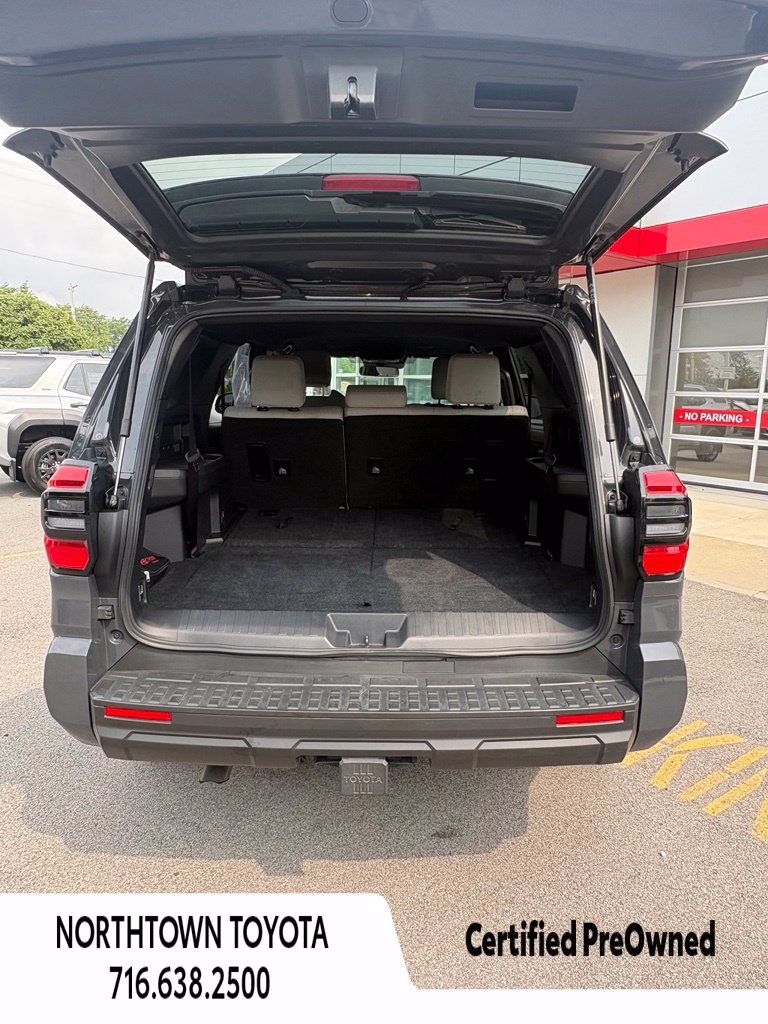Used 2025 Toyota 4Runner SR5 AWD/4WD image 9