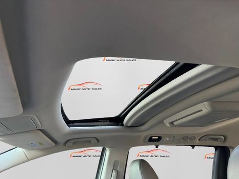 Used 2015 Honda Odyssey Touring image 37