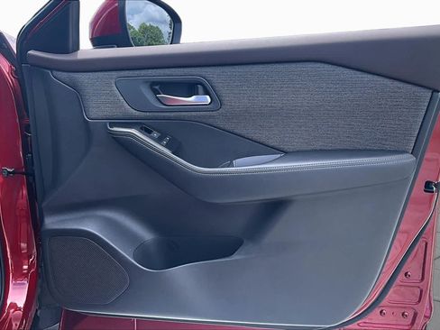 Used 2023 Nissan Rogue SV FWD image 23