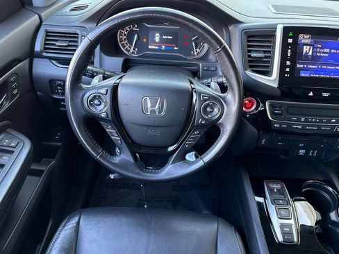 Used 2016 Honda Pilot Touring image 29