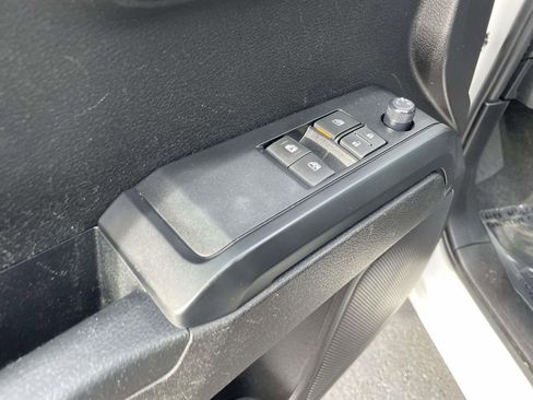 Used 2022 Toyota Tacoma SR image 28