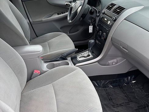 Used 2010 Toyota Corolla LE image 11