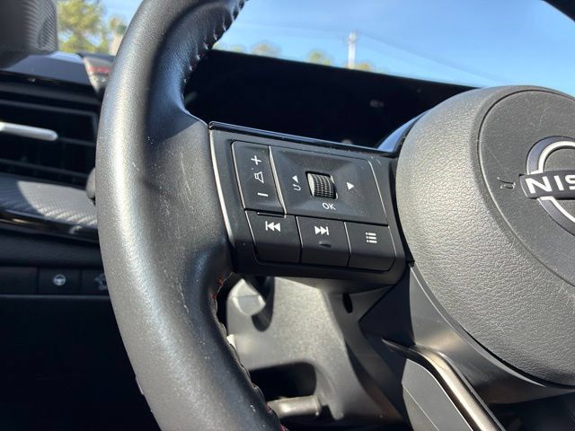 Used 2025 Nissan Kicks SR FWD image 26