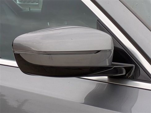 Used 2024 BMW 330e image 12