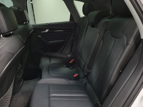 Used 2020 Audi Q5 e Premium Plus w/ Premium Plus Package image 22