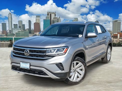 Used 2022 Volkswagen Atlas Cross Sport SE image 1