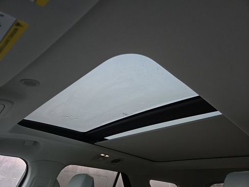 Used 2025 Ford Explorer Platinum w/ Ultimate Package image 25