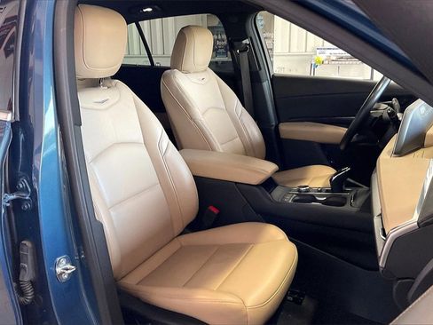 Used 2024 Cadillac XT4 Premium Luxury image 22