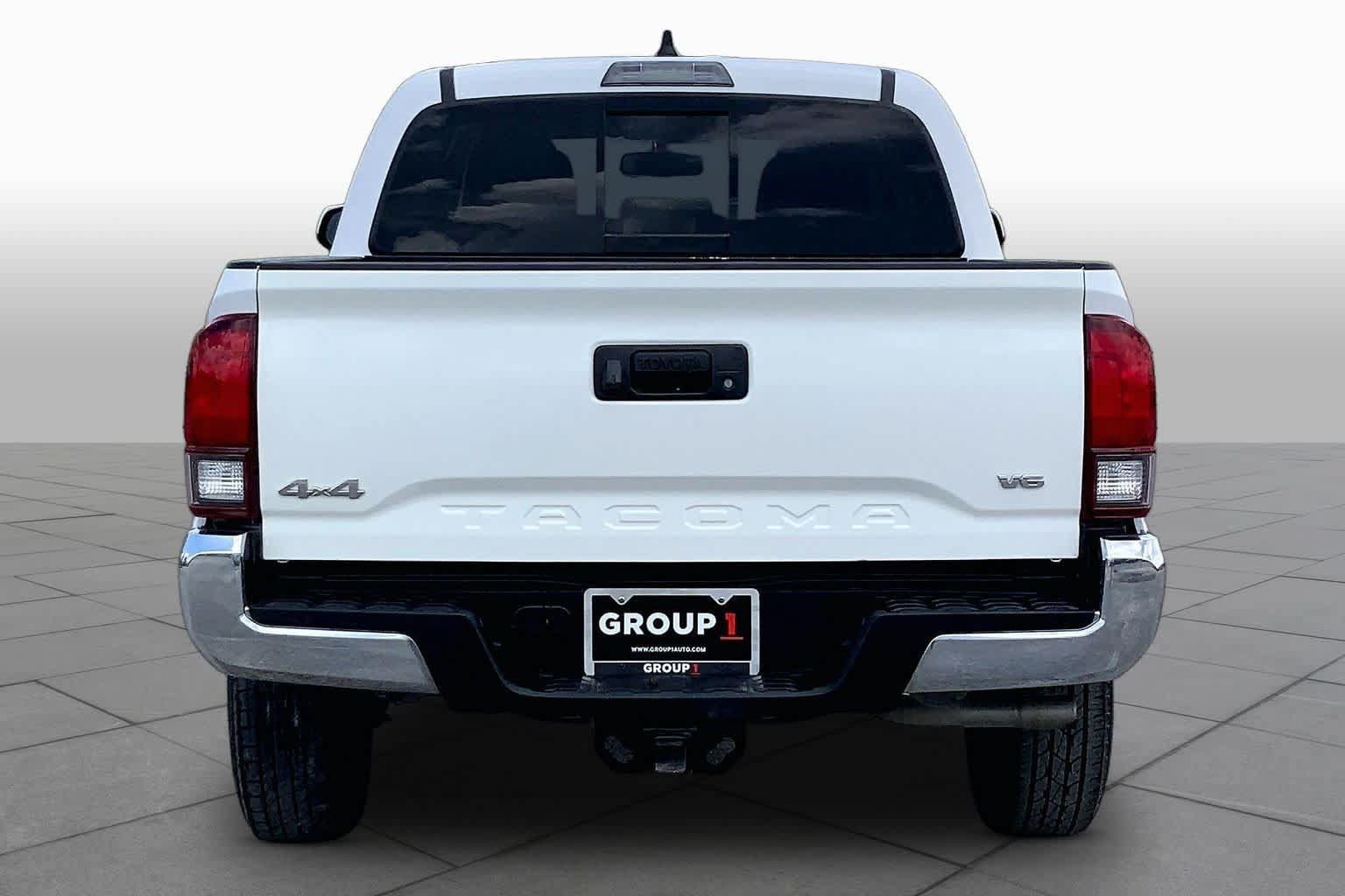 Used 2022 Toyota Tacoma SR5 AWD/4WD image 5