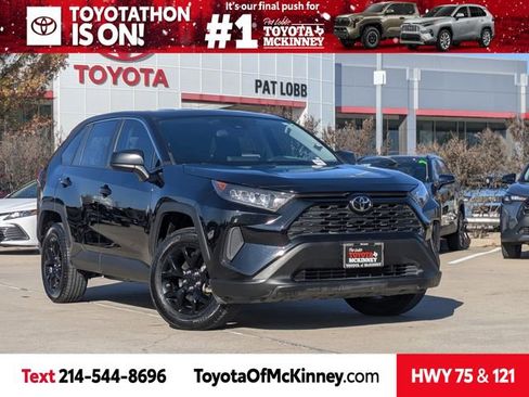 Used 2022 Toyota RAV4 LE image 1