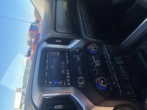 Used 2021 Chevrolet Silverado 2500 LTZ w/ LTZ Plus Package image 18