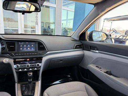 Used 2020 Hyundai Elantra Value Edition w/ Winter Weather Package image 27