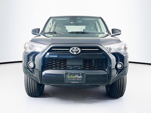 Used 2021 Toyota 4Runner SR5 Premium AWD/4WD image 2