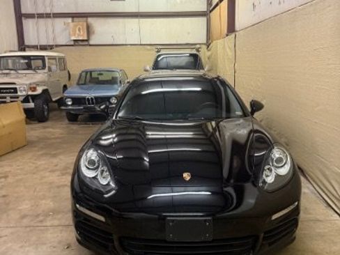 Used 2014 Porsche Panamera S RWD image 29