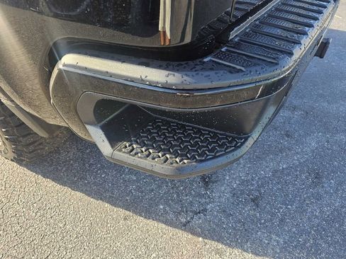 Used 2022 GMC Sierra 1500 AT4X image 13