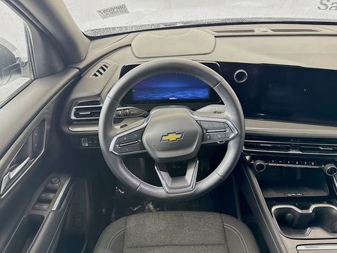 Used 2024 Chevrolet Traverse LT image 23