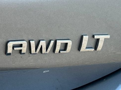 Used 2024 Chevrolet Equinox LT AWD/4WD image 2
