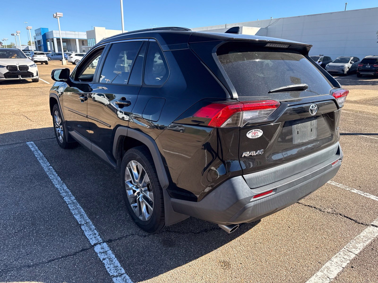 Used 2021 Toyota RAV4 XLE Premium FWD image 7