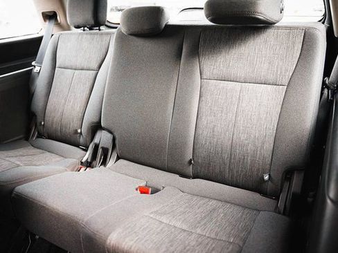 Used 2023 Ford Expedition XLT image 28