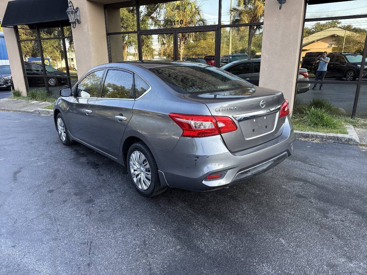 Used 2018 Nissan Sentra S FWD image 9