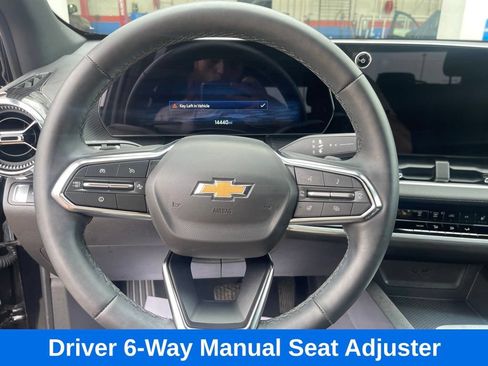 Used 2026 Chevrolet Equinox LT AWD/4WD image 14