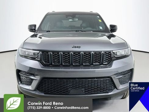 Used 2024 Jeep Grand Cherokee Altitude AWD/4WD image 2