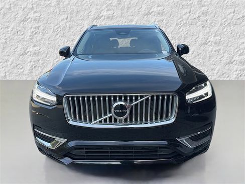 Used 2024 Volvo XC90 B5 Core image 8