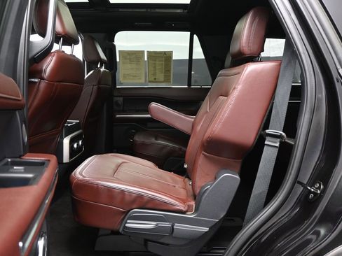 Used 2022 Ford Expedition Limited image 40